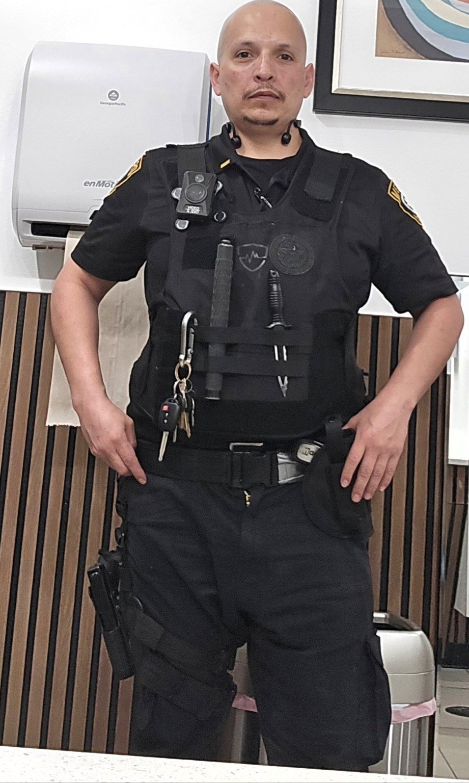 SAVS uniformed officer in full kit